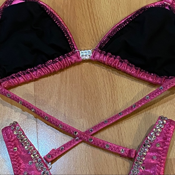 🍀 Lucky Figure Bodybuilding Competition Bikini 🍀 - Picture 10 of 16